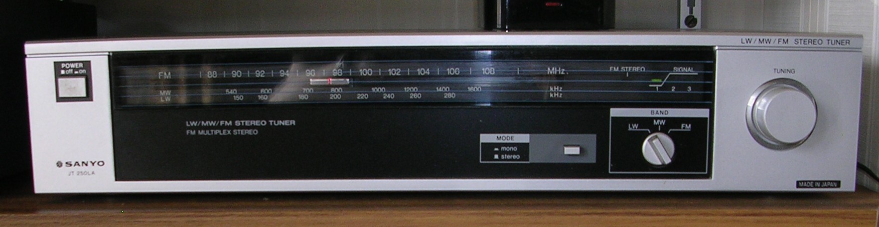 Sanyo Tuner.